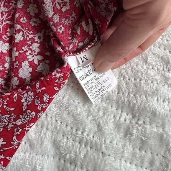 Like New!❤️ Elegant Floral Burgundy Blouse - Picture 7 of 7